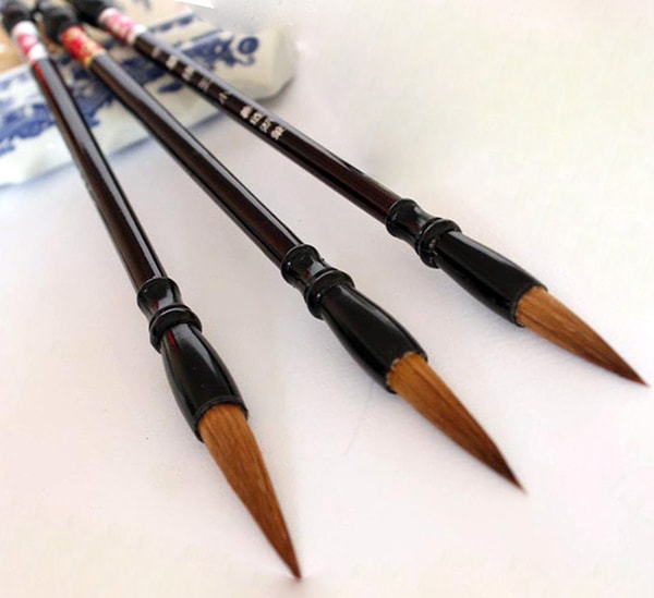 Cách trang trí bàn học đẹp mắt cho các bé sinh năm Ất Mùi 2015