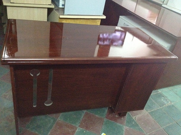 Kinh nghiệm chọn mua bàn làm việc thanh lý